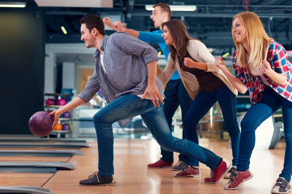 Quelle tenue choisir pour une soirée bowling entre amis ?